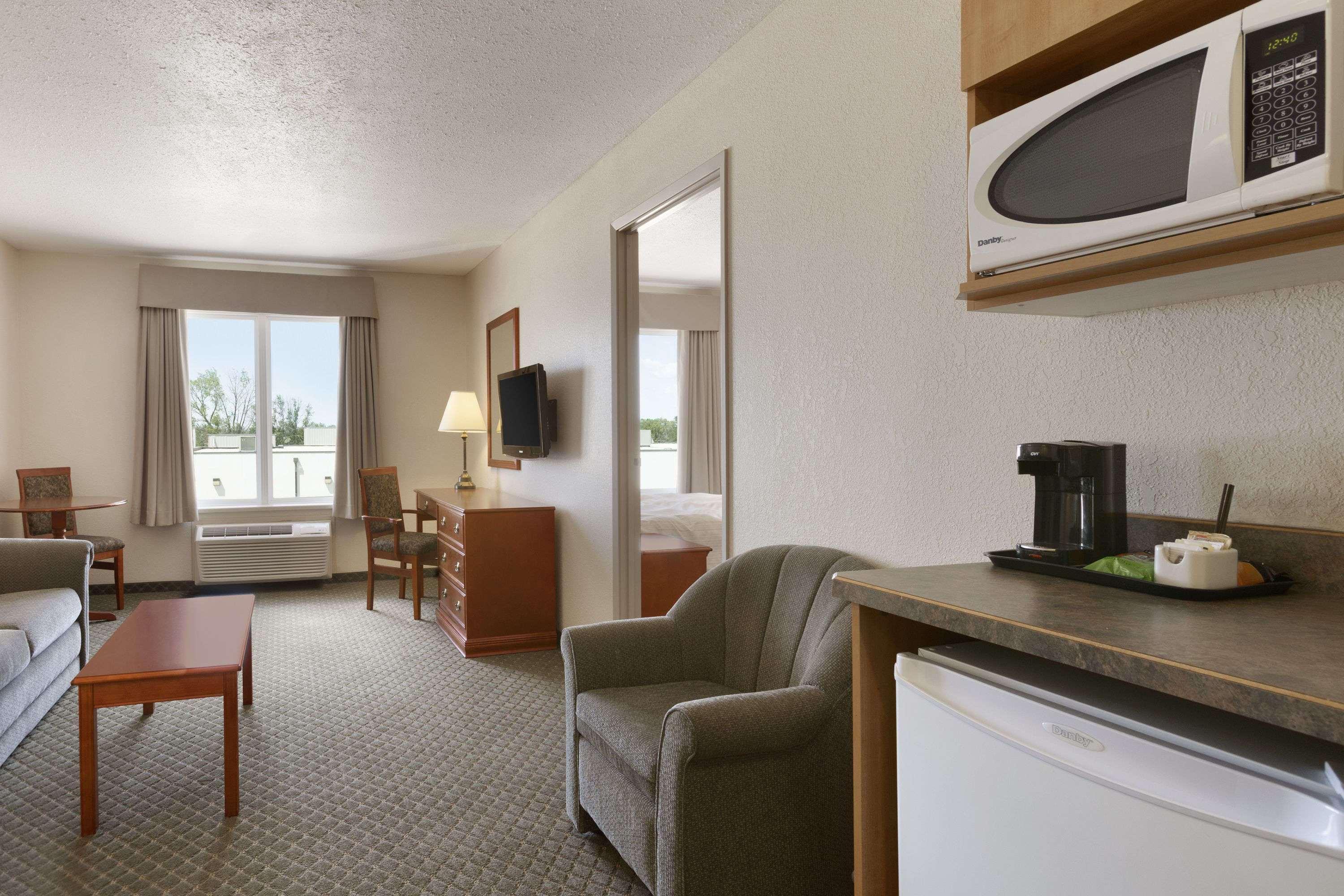 Days Inn & Suites By Wyndham Winkler Εξωτερικό φωτογραφία