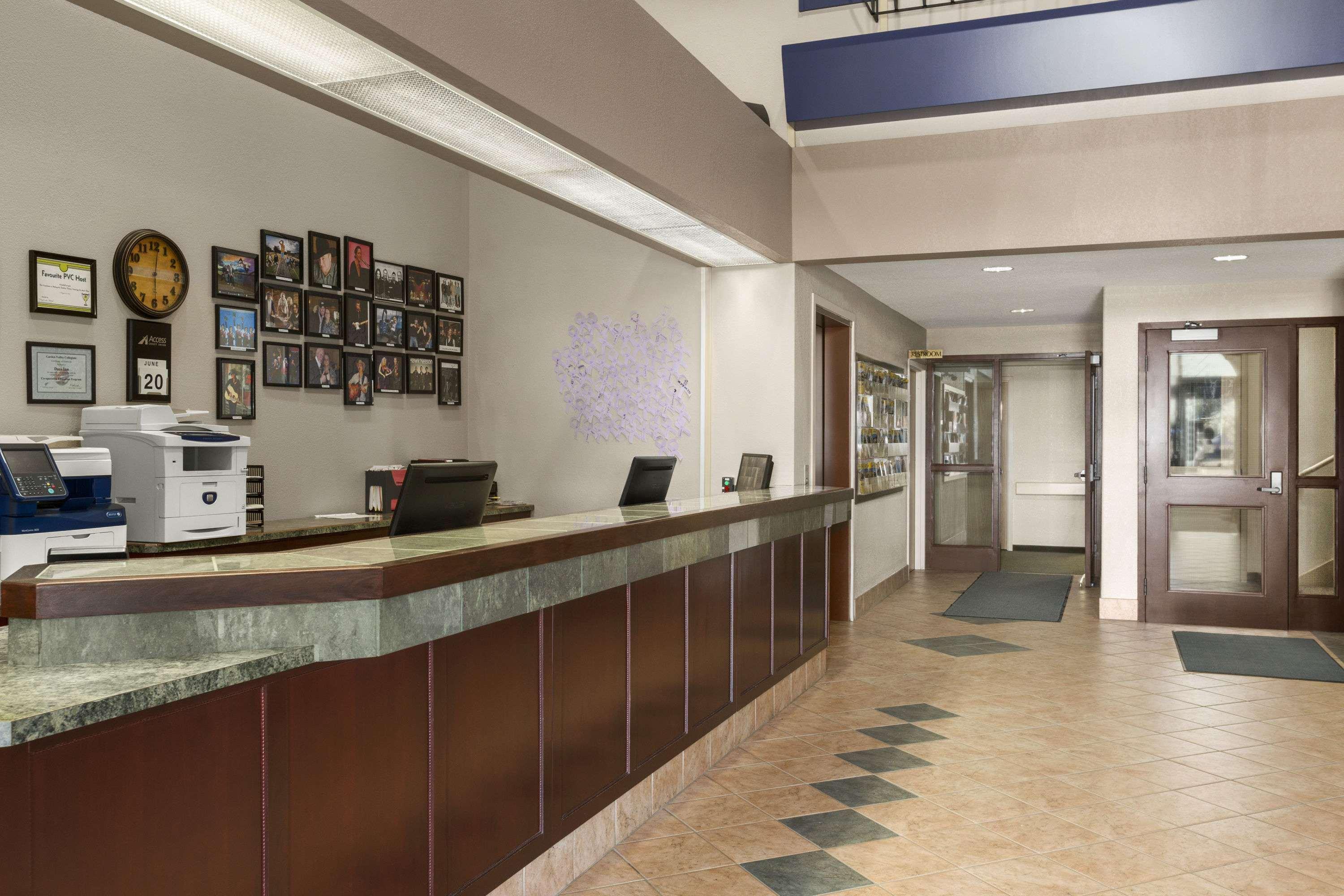 Days Inn & Suites By Wyndham Winkler Εξωτερικό φωτογραφία
